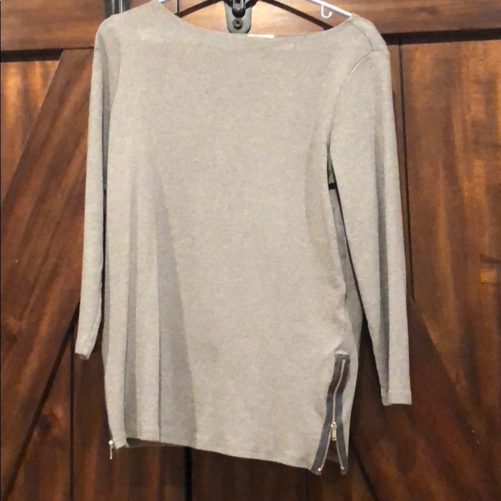 Long sleeve tee